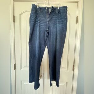 Old Navy Women's High-Rise Wow Wide Leg Jeans SZ 18